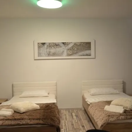 Kleines Bahnhof Bed & Breakfast *