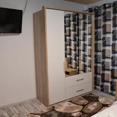 Kleines Bahnhof Bed & Breakfast